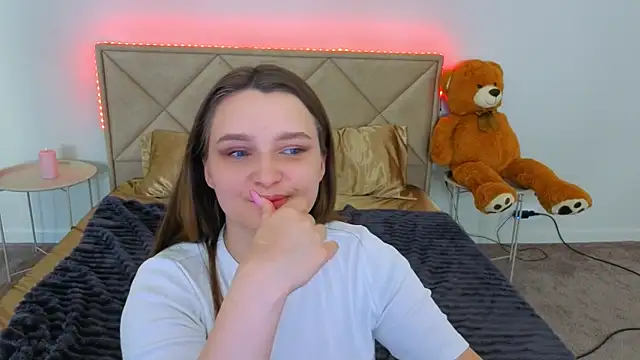 MagicPeachh_ webcam