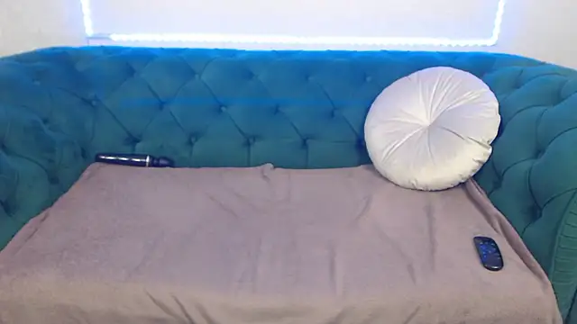 IvanaCharm webcam