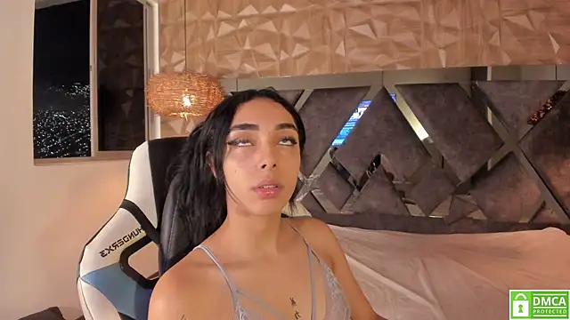 Kiara_velvet__ webcam