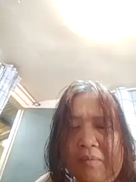 jeanyummytits webcam