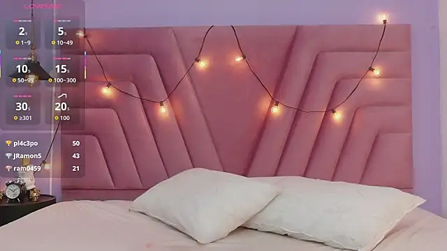 bigcurvymoomy webcam