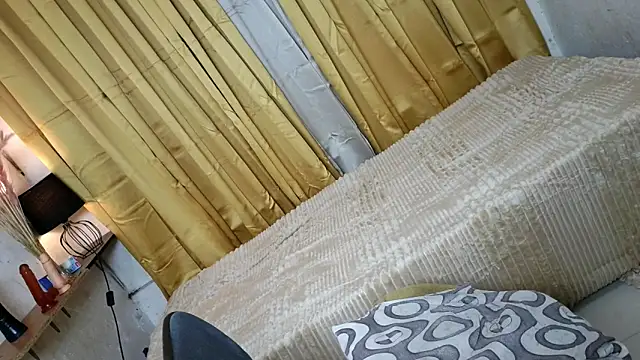 Ladymikaela webcam