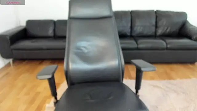 HornyNalia webcam