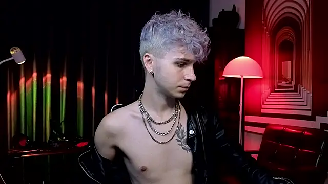 Joseph__Quinn webcam