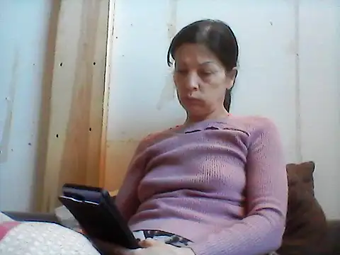 Milana38 webcam