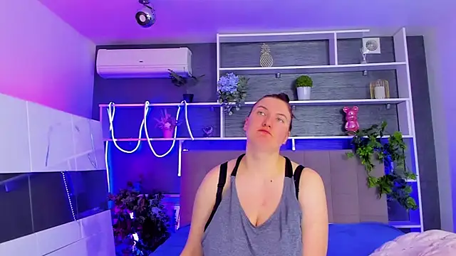 StephieRousee webcam