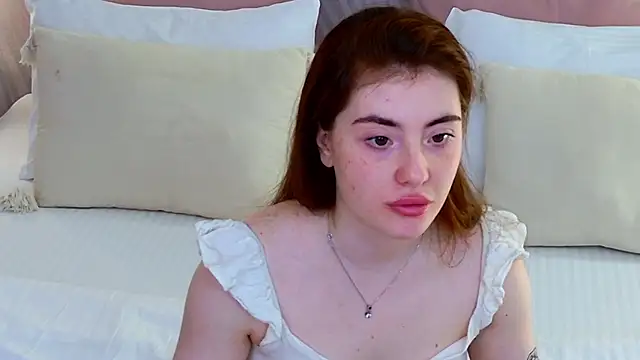 Emily_Less webcam