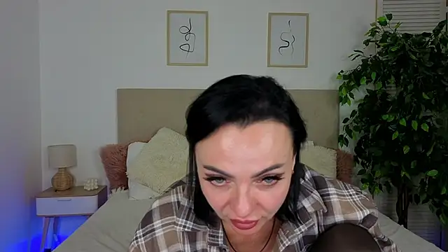Black_bestie webcam