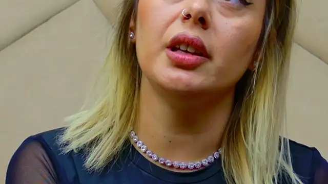 ChloeFrost webcam