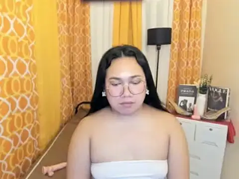 TsUncutKaren webcam