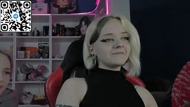 Holy_Mistress_S webcam