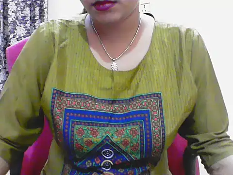 LovingPihu webcam
