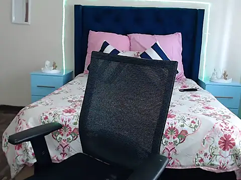 QUEENMANDYY live sex cam