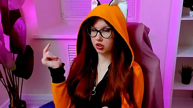 CarolGiggly webcam
