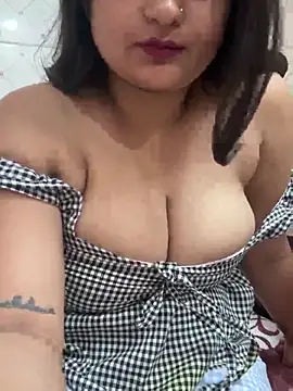 Curvy_Anaya