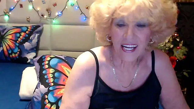 HappyWomanOn webcam