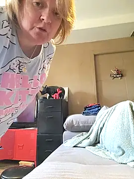 lady_charlyne webcam
