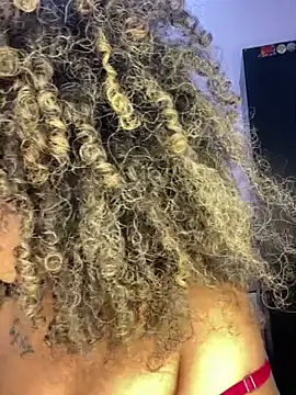 Kendra_curly webcam