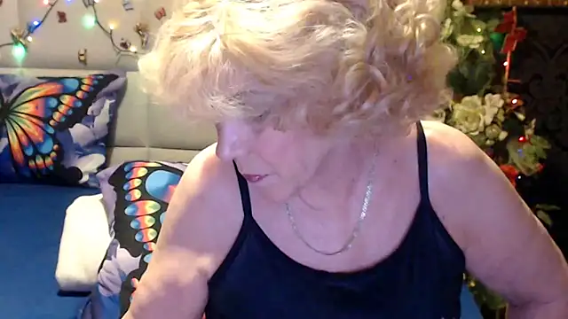 HappyWomanOn webcam