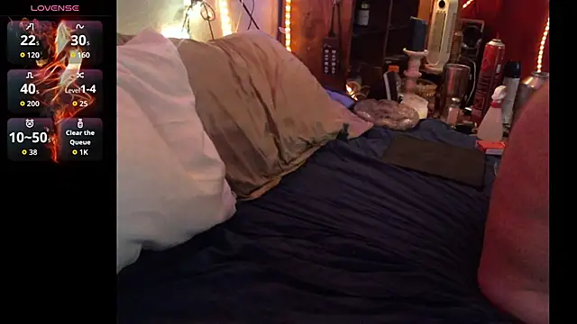 Pussyeat2please webcam