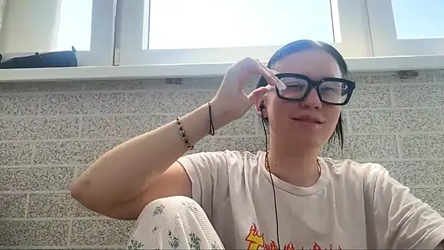 ReneeBossi webcam