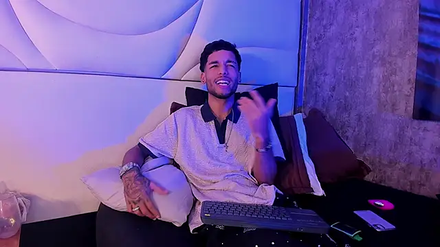 thiagoferreti (M twink) - show erotic dance