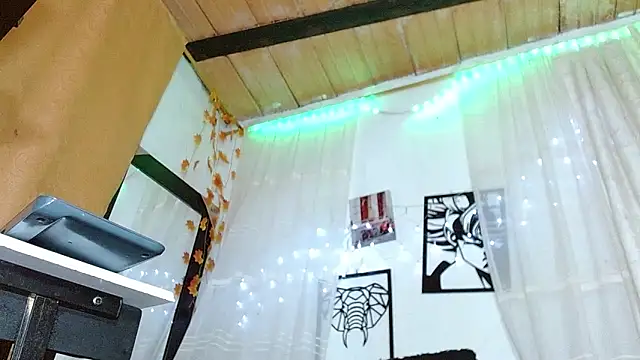 angel_bonbom webcam