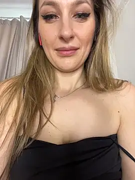 Alyxra webcam