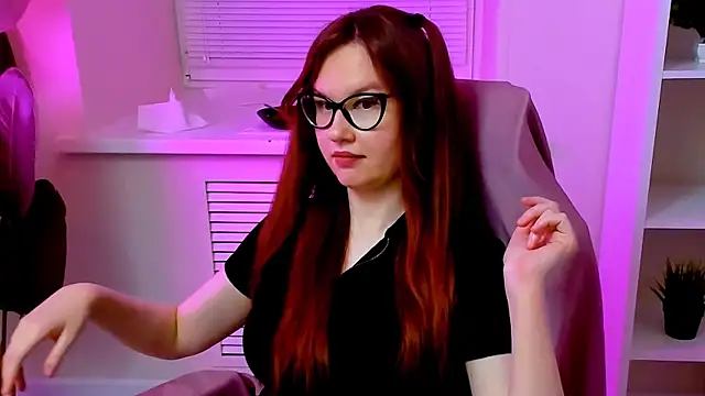 CarolGiggly webcam