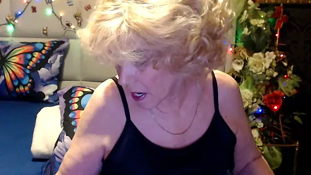 HappyWomanOn webcam