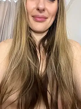Alyxra webcam