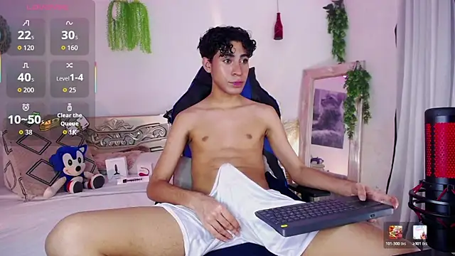 huge_armound webcam