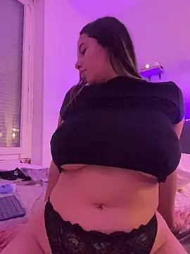 Lusty_Lunaa webcam