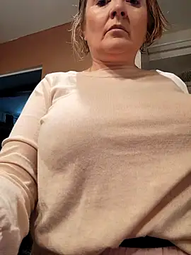 lady_charlyne webcam