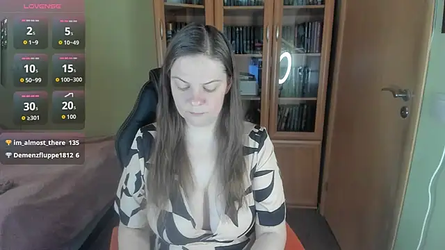 MiaLores webcam