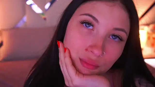 LunaaMay webcam