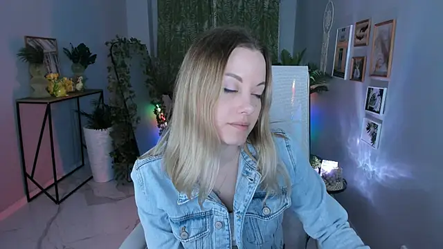 VireliaMoonfall webcam