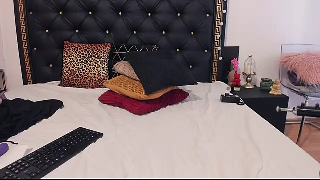 PreciousAillyn webcam