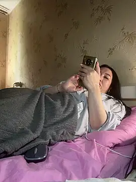 Naughtbaby_2025 webcam