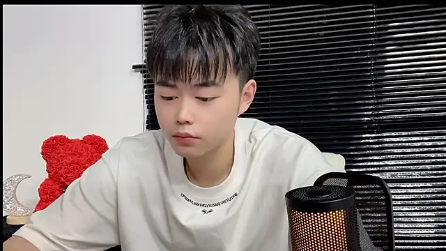 GUCCI-BOY1314 webcam