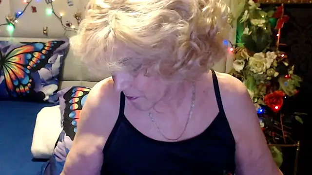 HappyWomanOn webcam