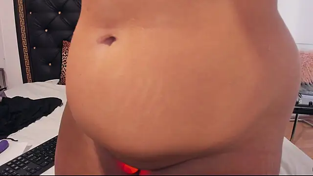 PreciousAillyn webcam