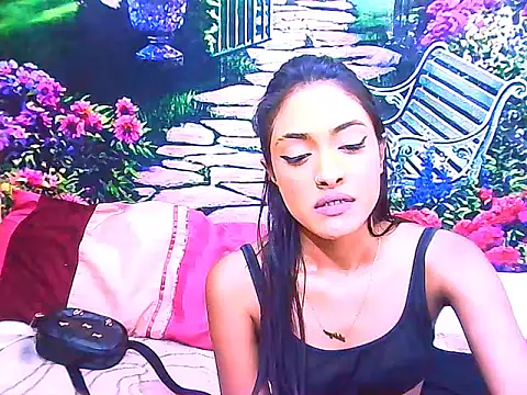 IndianPretty14u2Luv webcam