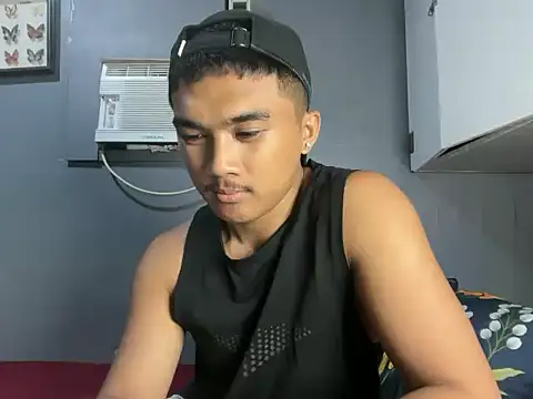 pinoyAdrianneXXX webcam