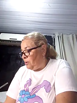 momismilf544 webcam