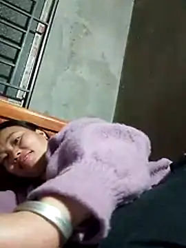 Maikha08 webcam
