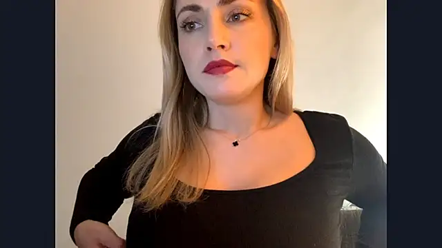 ScarlettSensitive webcam