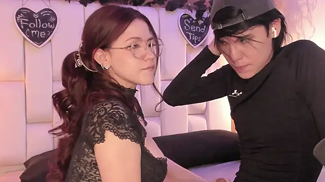 Daphne_And_Roger webcam