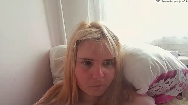 HornyElena webcam