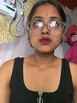Naina11100 webcam